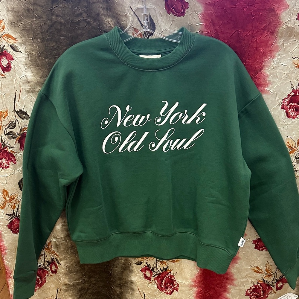 ✨New York or Nowhere Forest Green Graphic Sweatshirt size small